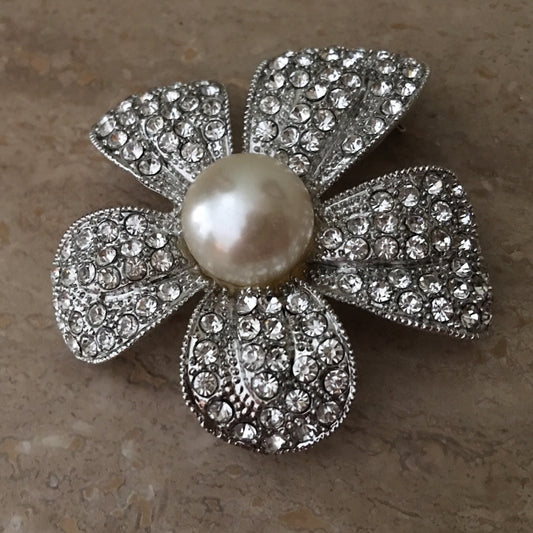 FLOWER brooch in Silver with Pearl and Rhinestone pretty for Mothers Day Gift for Mom Wedding jewelry Mother of the bride diy broach gifts
