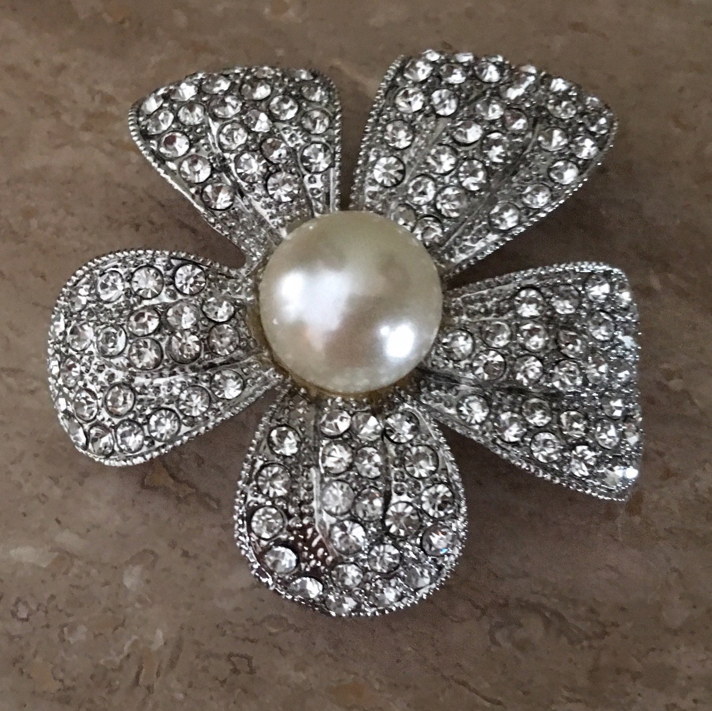 FLOWER brooch in Silver with Pearl and Rhinestone pretty for Mothers Day Gift for Mom Wedding jewelry Mother of the bride diy broach gifts