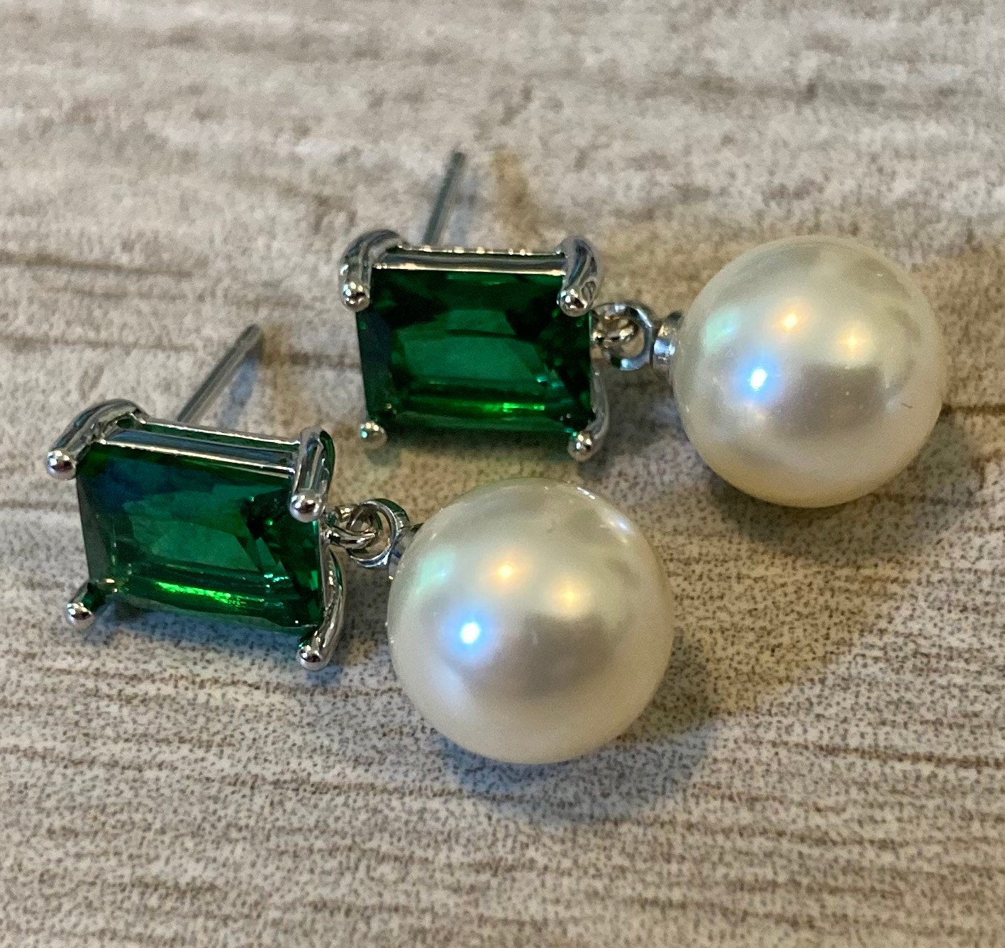 Pearl Earrings with Green Rhinestone White Pearl Earrings Gold or Silver post Emerald Green wedding earrings mother of the bride classic